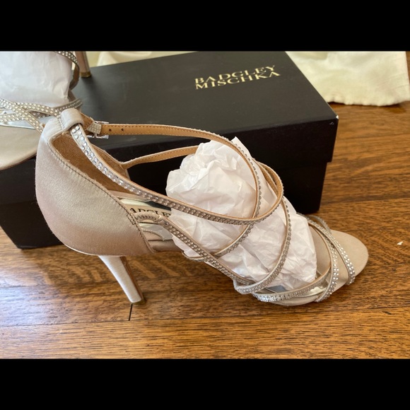 Badgley Mischka Meghan heels in Champagne size 8.5 - Picture 5 of 9